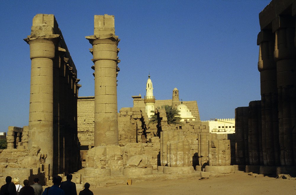 Luxor-Tempel mit der Moschee