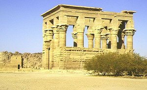Trajan-Kiosk des Augustus