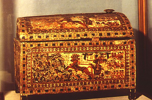 Vergoldete Truhe aus dem Grab von Tutanchamun